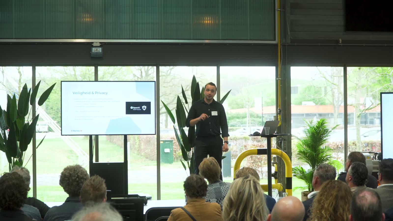 Joost Vagevuur geeft een kennissessie over AI voor ondernemers uit technische bedrijven